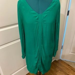 EUC BCBGMaxAzria Emerald Green V-Neck Sheath Dress in Large